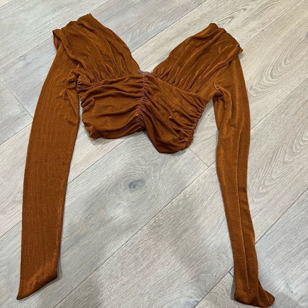 House of Harlow 1960 Women's Brown Ruched V-Neck Long Sleeve Crop Top Small - Picture 4 of 4